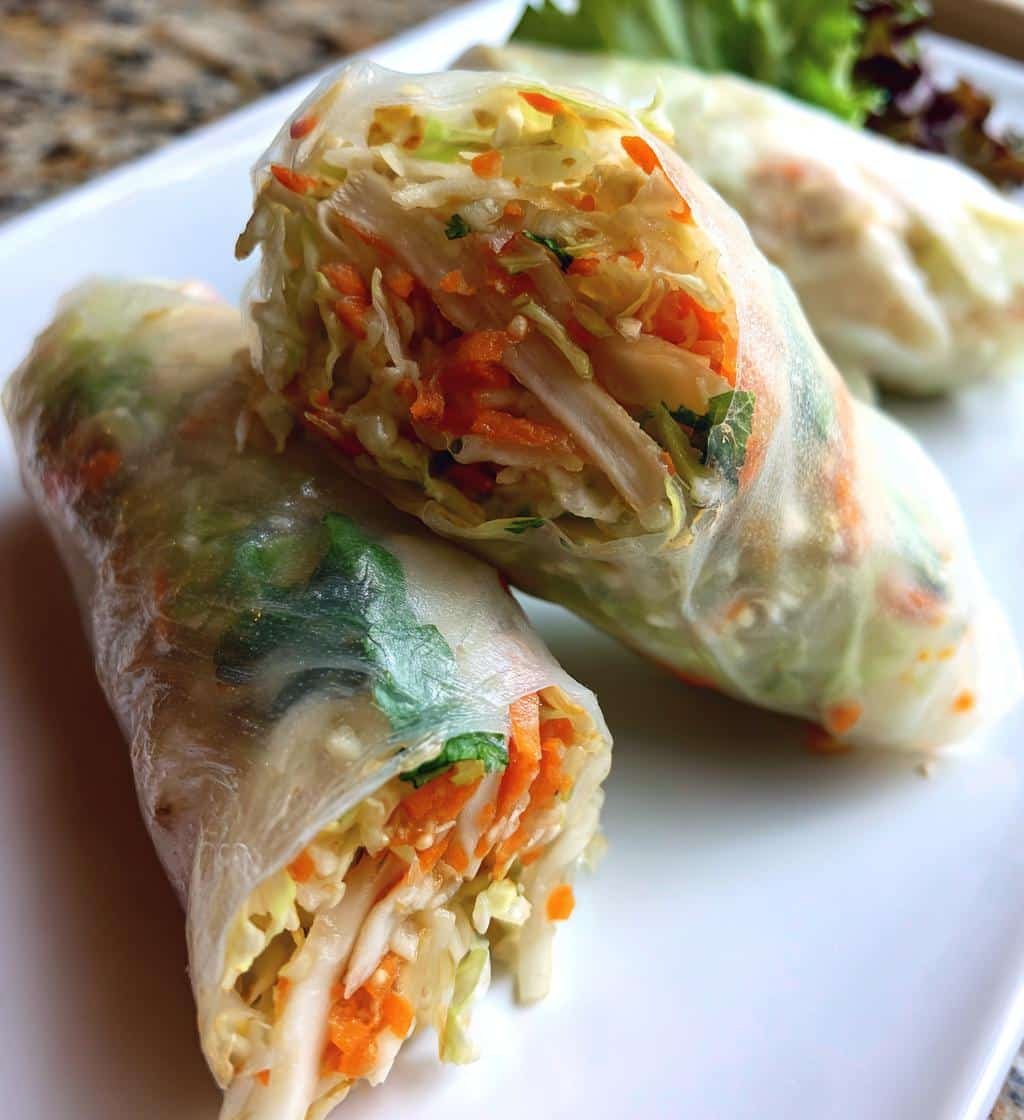 how to roll a spring roll - detail 1